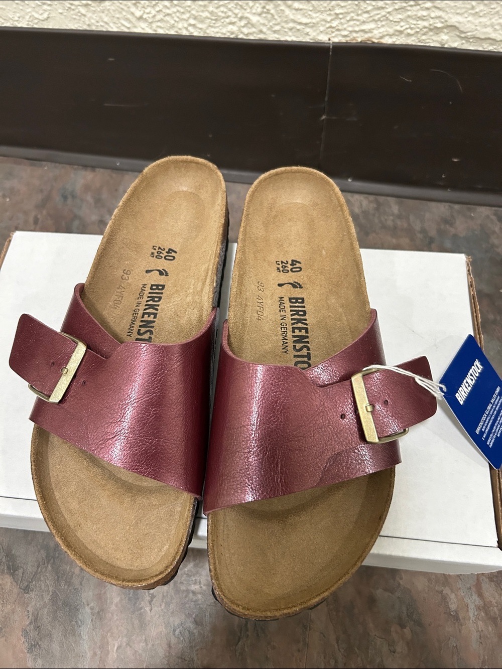 Birkenstock Catalina Grace Metallic Wine Big Buckle Sandals BRAND NEW BOX Size 9 - Picture 5 of 16